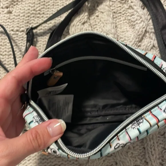 Petunia Pickle Bottom Pixar Belt Bag/Crossbody - Picture 4 of 6